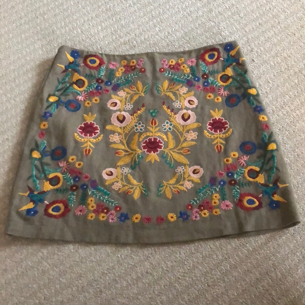 Embroidered skirt